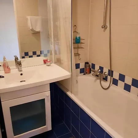 Ryan Homes - In Hotel, La Defense Apartment