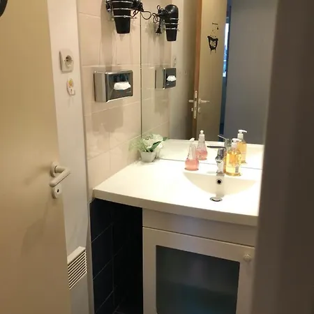 Ryan Homes - In Hotel, La Defense Apartment *