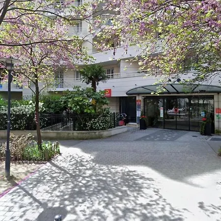 Ryan Homes - In Hotel, La Defense Apartment *