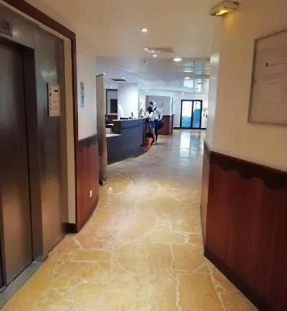 Ryan Homes - In Hotel, La Defense Apartment